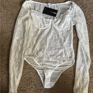NWT fashion nova White Lace Bodysuit